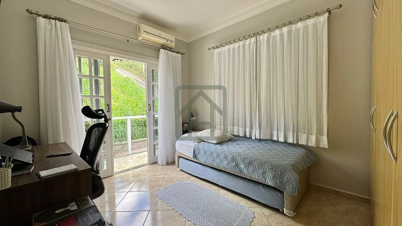 Belíssima Casa à Venda no Bairro São Luiz: 28ª foto da galeria de imagens do imóvel