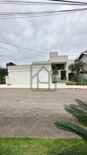 Casa de Alto Padrão no Centro de Brusque: 2ª foto da galeria de imagens do imóvel