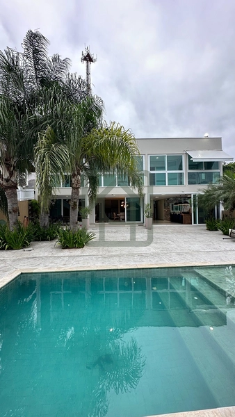 Casa de Alto Padrão no Centro de Brusque: 3ª foto da galeria de imagens do imóvel