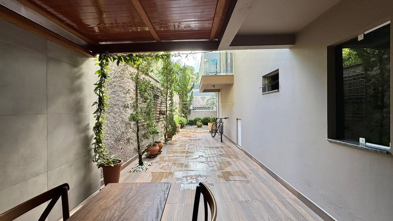 Belíssima Casa à Venda no Bairro São Luiz: 6ª foto da galeria de imagens do imóvel