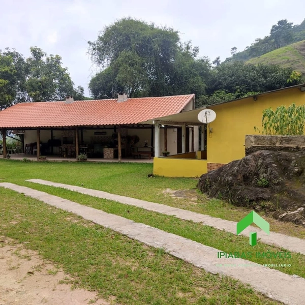 🌱 Sitio a venda em Ipiabas, Sede com 4 Quartos, 2 Suites, Piscina e Área Gourmet com 20.000 m2.: 15ª foto da galeria de imagens do imóvel