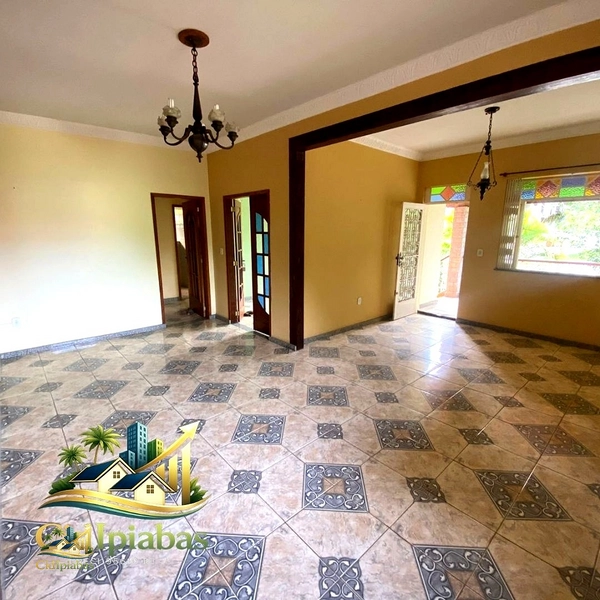 🌱 CASA À VENDA EM IPIABAS – 6 QUARTOS, VARANDA, SALÃO AMPLO E VISTA PARA O VERDE.: 37ª foto da galeria de imagens do imóvel