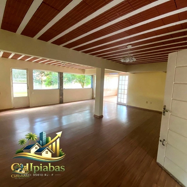 🌱 CASA À VENDA EM IPIABAS – 6 QUARTOS, VARANDA, SALÃO AMPLO E VISTA PARA O VERDE.: 18ª foto da galeria de imagens do imóvel