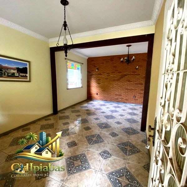 🌱 CASA À VENDA EM IPIABAS – 6 QUARTOS, VARANDA, SALÃO AMPLO E VISTA PARA O VERDE.: 45ª foto da galeria de imagens do imóvel