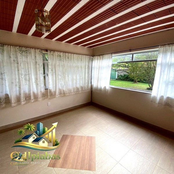 🌱 CASA À VENDA EM IPIABAS – 6 QUARTOS, VARANDA, SALÃO AMPLO E VISTA PARA O VERDE.: 17ª foto da galeria de imagens do imóvel