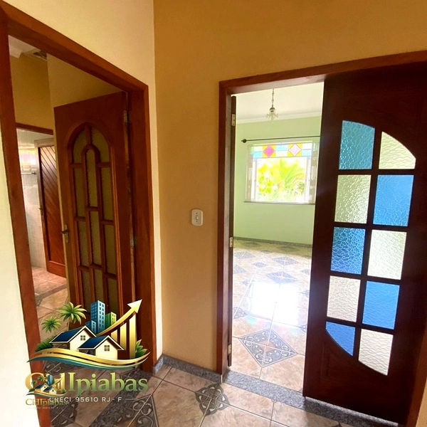 🌱 CASA À VENDA EM IPIABAS – 6 QUARTOS, VARANDA, SALÃO AMPLO E VISTA PARA O VERDE.: 40ª foto da galeria de imagens do imóvel