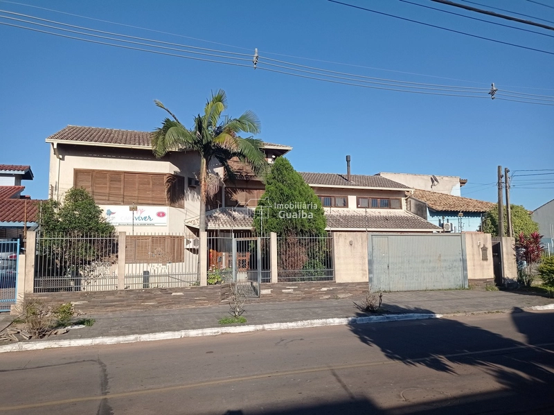 Casa de alto padrão em terreno de 600m²: 3ª foto da galeria de imagens do imóvel
