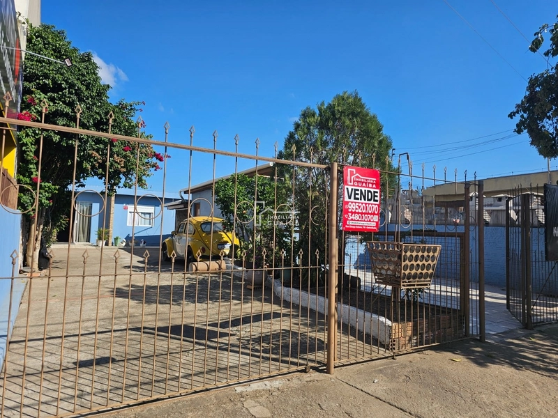 Casa em avenida com ponto comercial: 1ª foto da galeria de imagens do imóvel