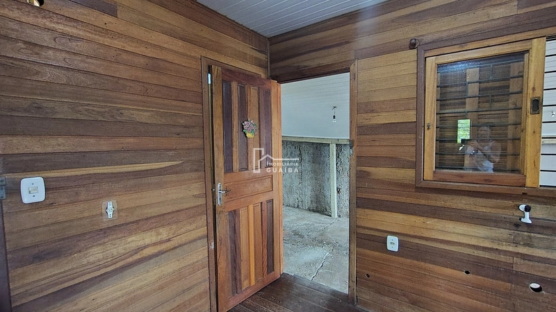 Bela casa de madeira á venda no bairro Jardim dos Lagos -Guaíba -RS: 19ª foto da galeria de imagens do imóvel