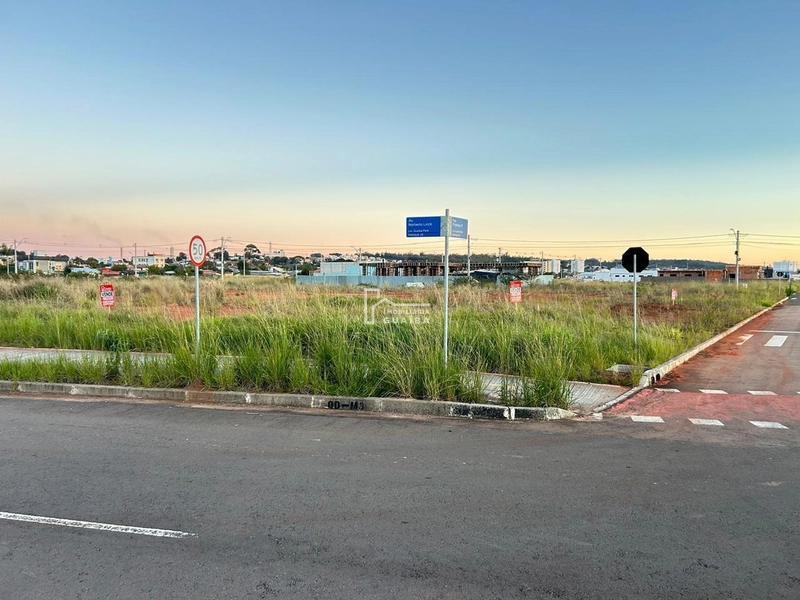 ÓTIMO TERRENO DE ESQUINA!!!: 4ª foto da galeria de imagens do imóvel