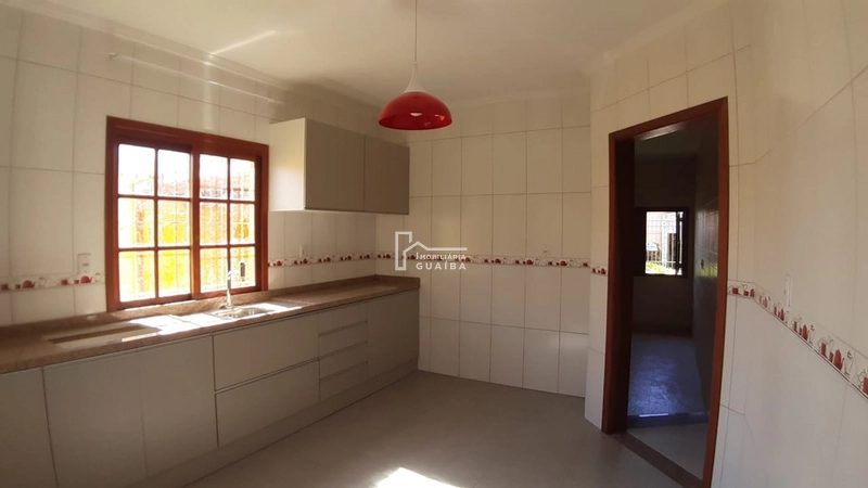 CASA COM  AMPLO PÁTIO - PARQUE 35: 4ª foto da galeria de imagens do imóvel
