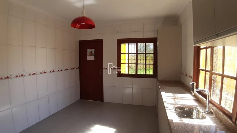 CASA COM  AMPLO PÁTIO - PARQUE 35: 3ª foto da galeria de imagens do imóvel