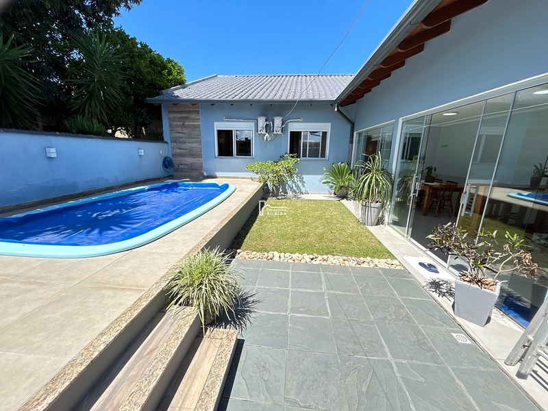 BELISSIMA CASA COM PISCINA!: 16ª foto da galeria de imagens do imóvel