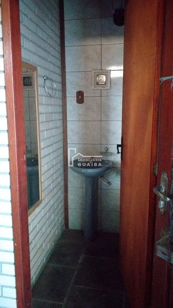 Casa no centro com sala comercial: 11ª foto da galeria de imagens do imóvel
