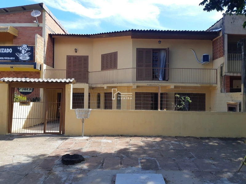 Casa ampla com excelente pátio!: 1ª foto da galeria de imagens do imóvel