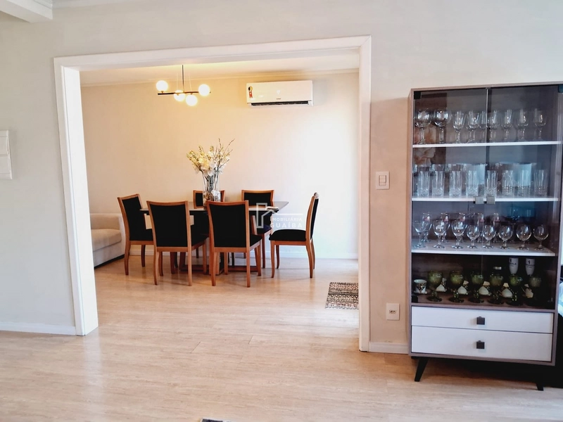 LINDA RESIDÊNCIA COM FINO ACABAMENTO.: 4ª foto da galeria de imagens do imóvel