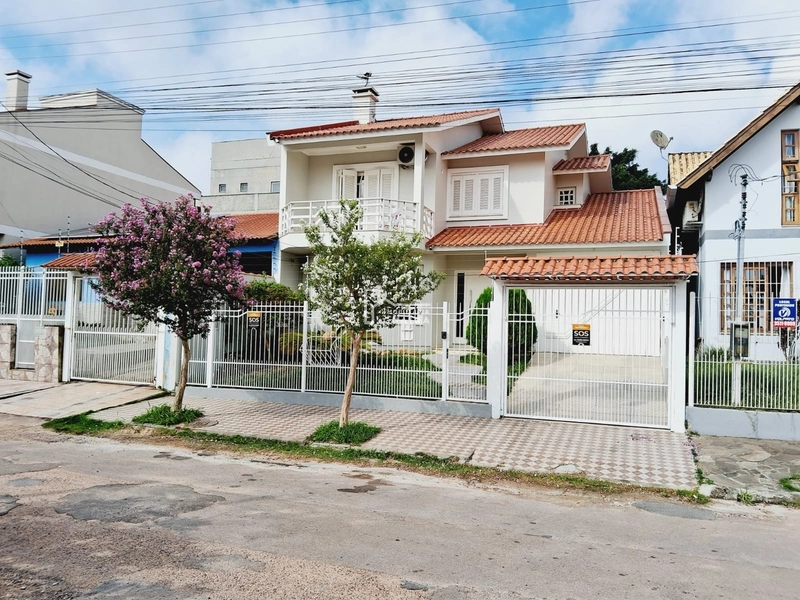 LINDA RESIDÊNCIA COM FINO ACABAMENTO.: 1ª foto da galeria de imagens do imóvel