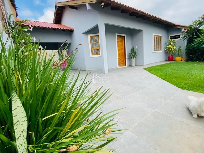 CASA COM PISCINA, BEM ACONCHEGANTE: 1ª foto da galeria de imagens do imóvel