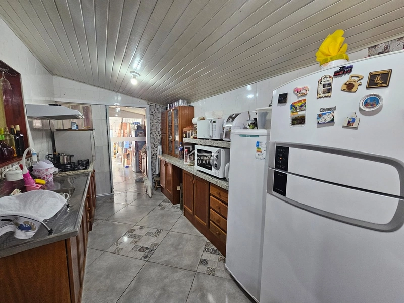 Casa com piscina bairro Colina: 5ª foto da galeria de imagens do imóvel