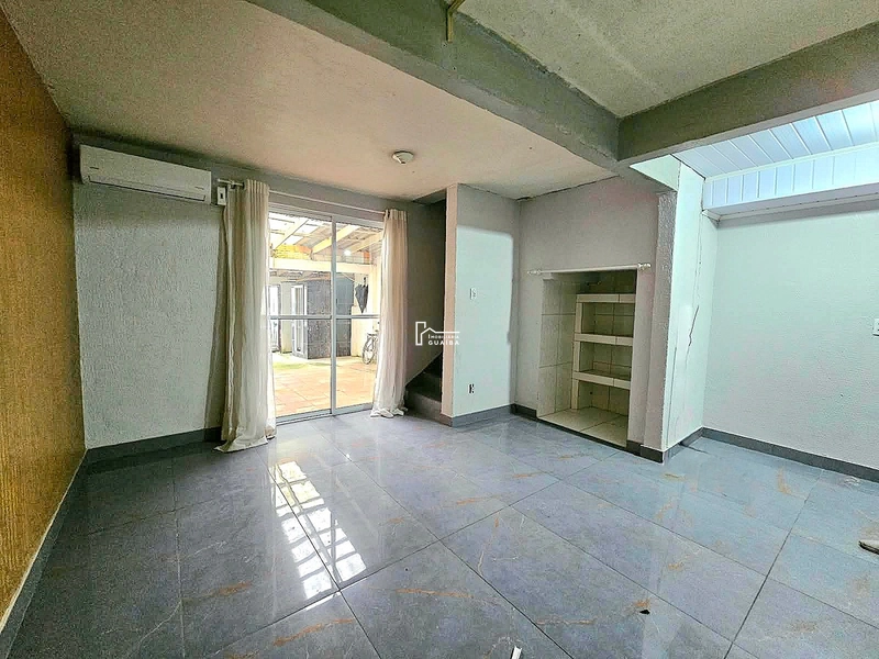 Sobrado em ótimo estado de conservação. . . : 1ª foto da galeria de imagens do imóvel