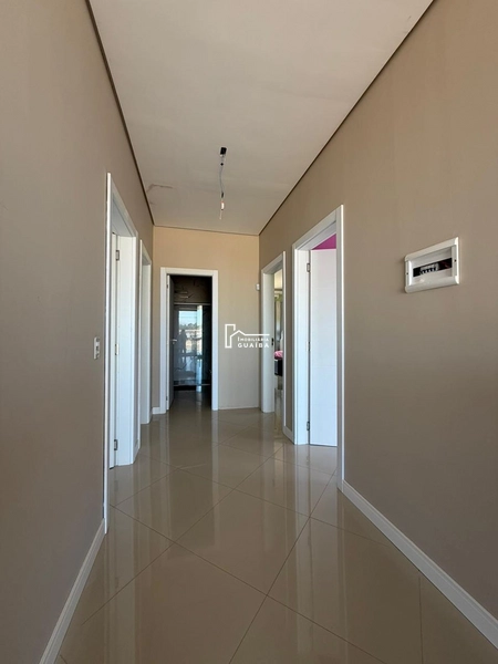 BELÍSSIMA CASA CONTEMPORÂNEA!: 8ª foto da galeria de imagens do imóvel