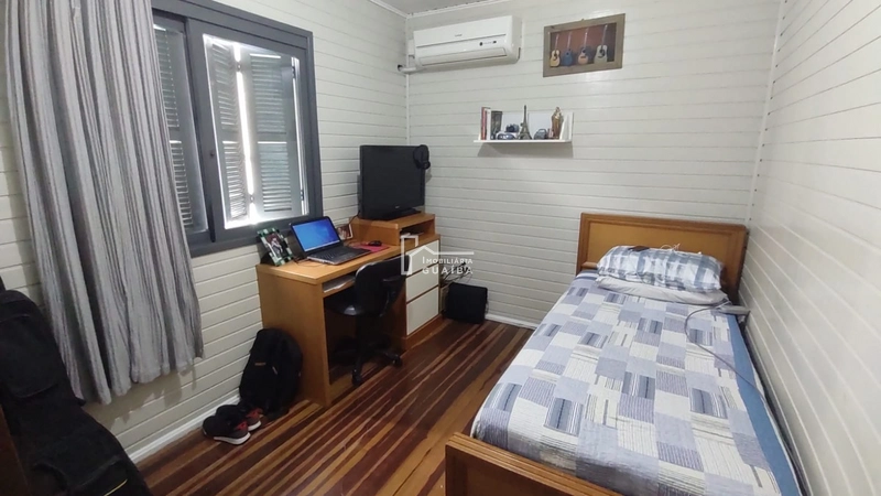 Casa de 3 dormitórios com piscina: 16ª foto da galeria de imagens do imóvel