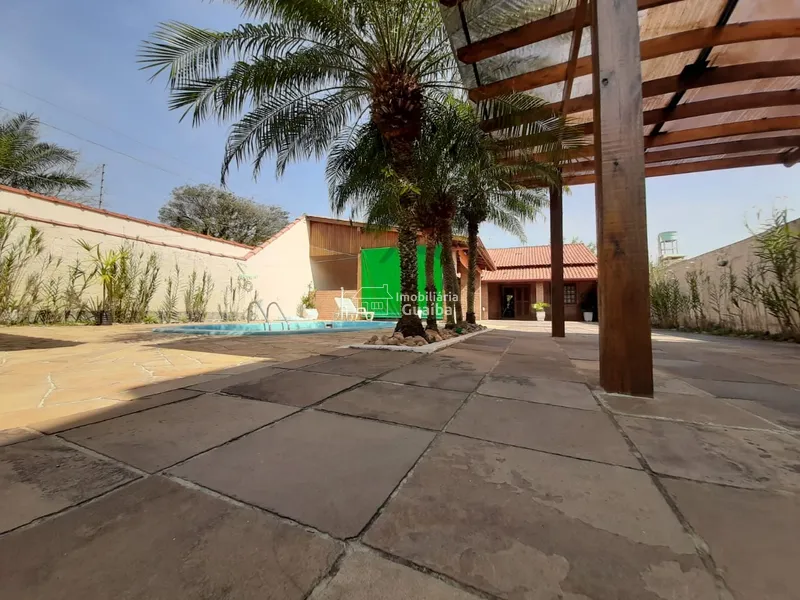 BELA CASA COM PISCINA!: 7ª foto da galeria de imagens do imóvel