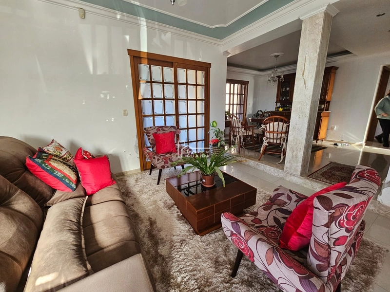 Belíssima casa no bairro Colina: 7ª foto da galeria de imagens do imóvel