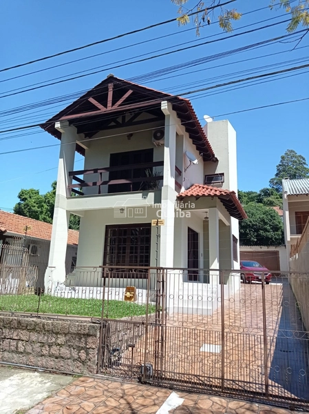 Linda casa com 2 pavimentos, bem localizada em Zona nobre da cidade!: 1ª foto da galeria de imagens do imóvel