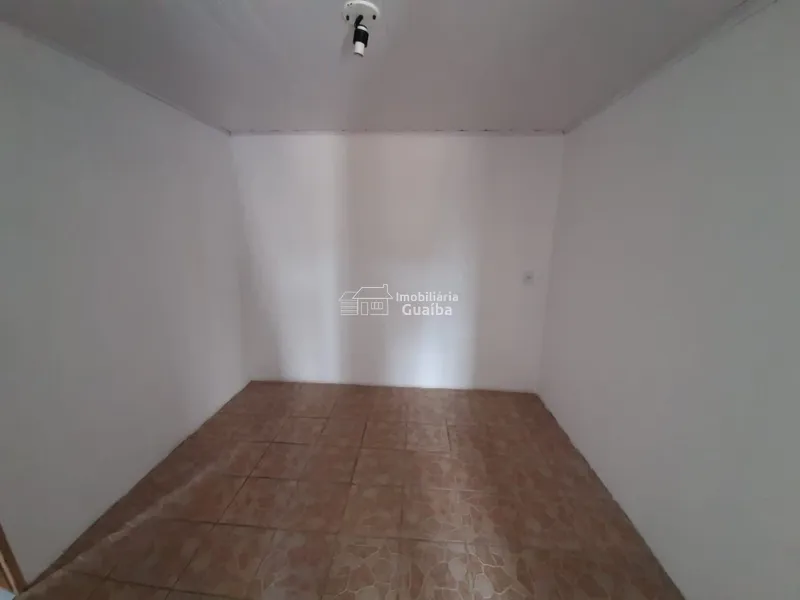 CASA EM RUA TRANQUILA DO BAIRRO.: 3ª foto da galeria de imagens do imóvel