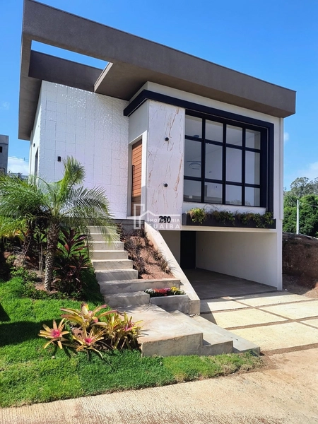 Casa em Condomínio: 1ª foto da galeria de imagens do imóvel