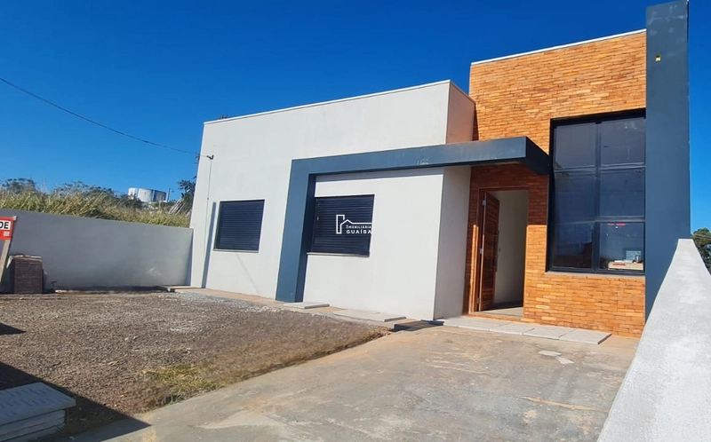 Casa com 3 dormitórios com suíte: 1ª foto da galeria de imagens do imóvel