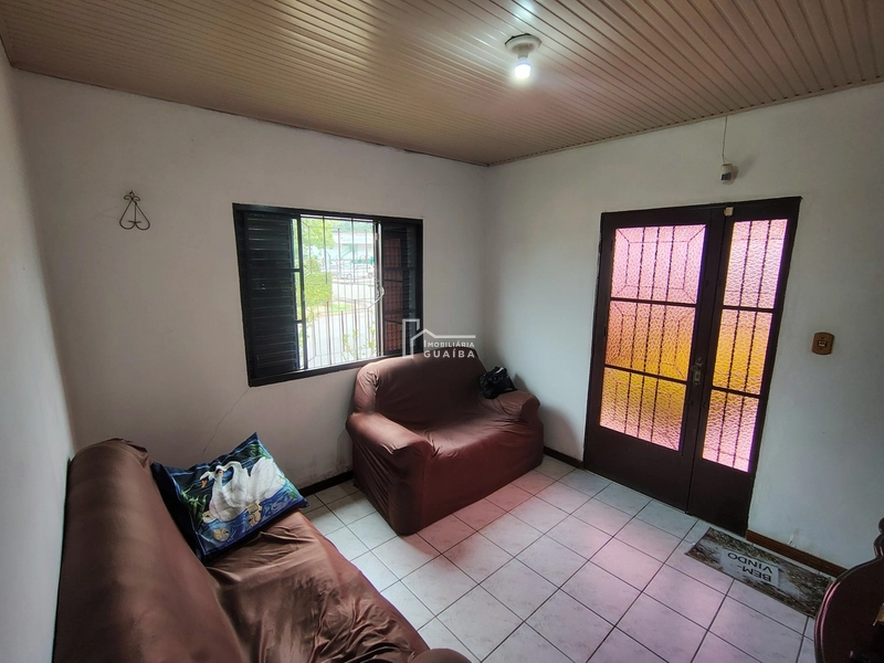 Casa de esquina,em terreno amplo: 4ª foto da galeria de imagens do imóvel