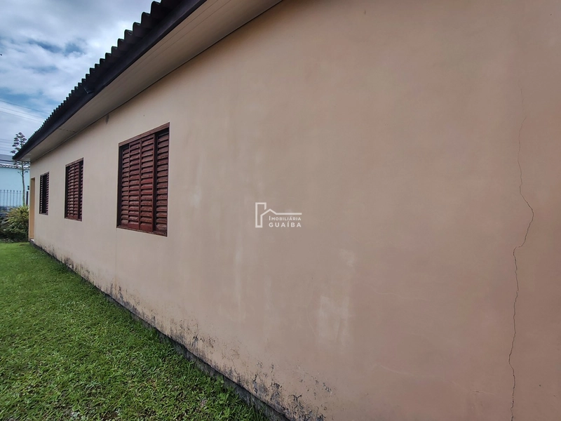 Casa de esquina,em terreno amplo: 12ª foto da galeria de imagens do imóvel