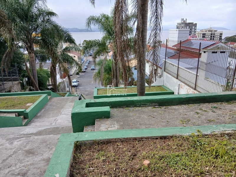 Terreno em área nobre: 1ª foto da galeria de imagens do imóvel