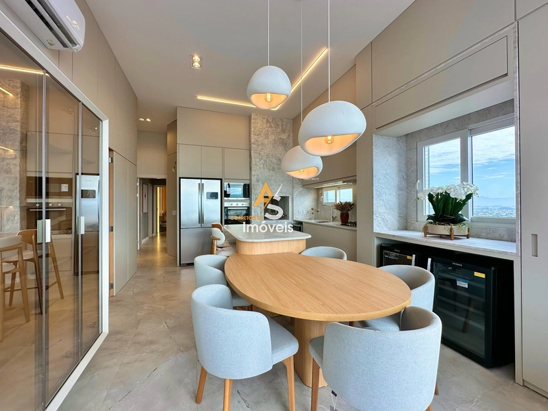 ESPETACULAR APARTAMENTO COM PÉ DIREITO DUPLO!!!: 2ª foto da galeria de imagens do imóvel