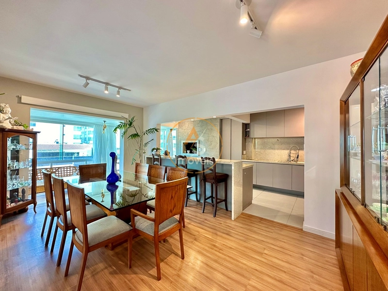 APARTAMENTO DE ESQUINA COM 4 DORMITÓRIOS E 2 SACADAS!!!: 12ª foto da galeria de imagens do imóvel