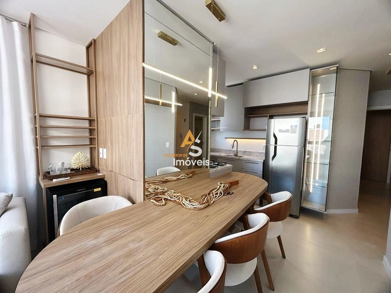 LUXUOSO APARTAMENTO FINAMENTE MOBILIADO E DECORADO: 1ª foto da galeria de imagens do imóvel