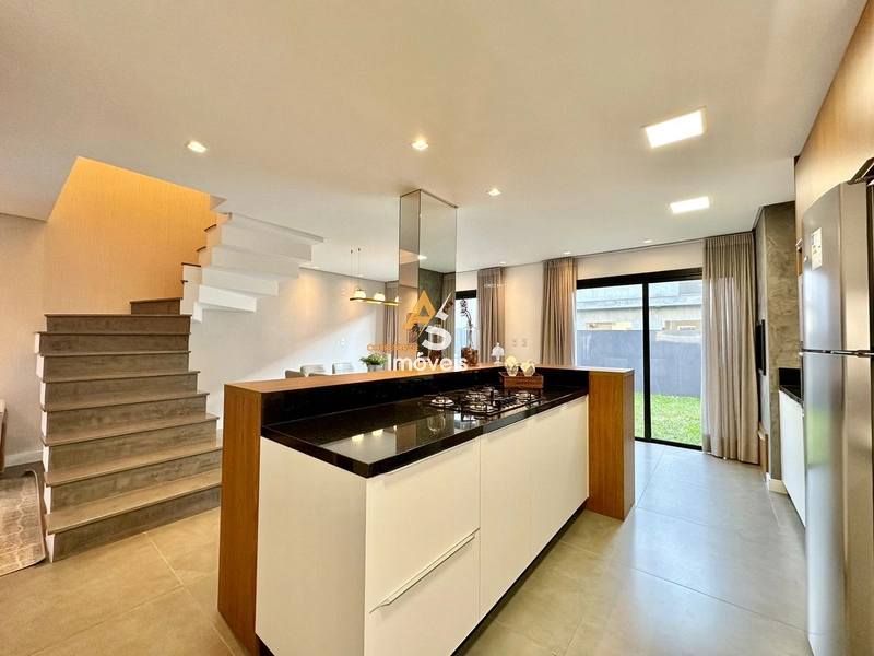 SOBRADO JUNTO AO MAR!: 8ª foto da galeria de imagens do imóvel