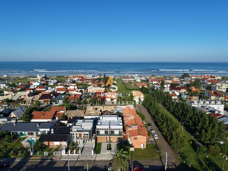 SOBRADOS À VENDA NOVOS NO CENTRO DE XANGRI-LÁ: 2ª foto da galeria de imagens do imóvel