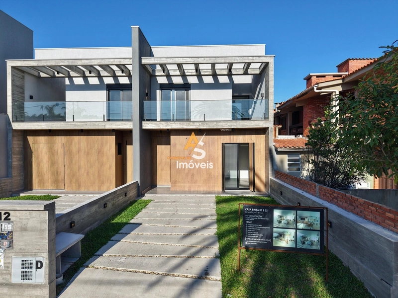 SOBRADOS À VENDA NOVOS NO CENTRO DE XANGRI-LÁ: 1ª foto da galeria de imagens do imóvel