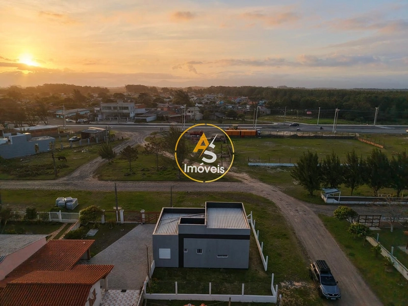 CASA À VENDA DE ESQUINA EM CAPÃO DA CANOA: 26ª foto da galeria de imagens do imóvel