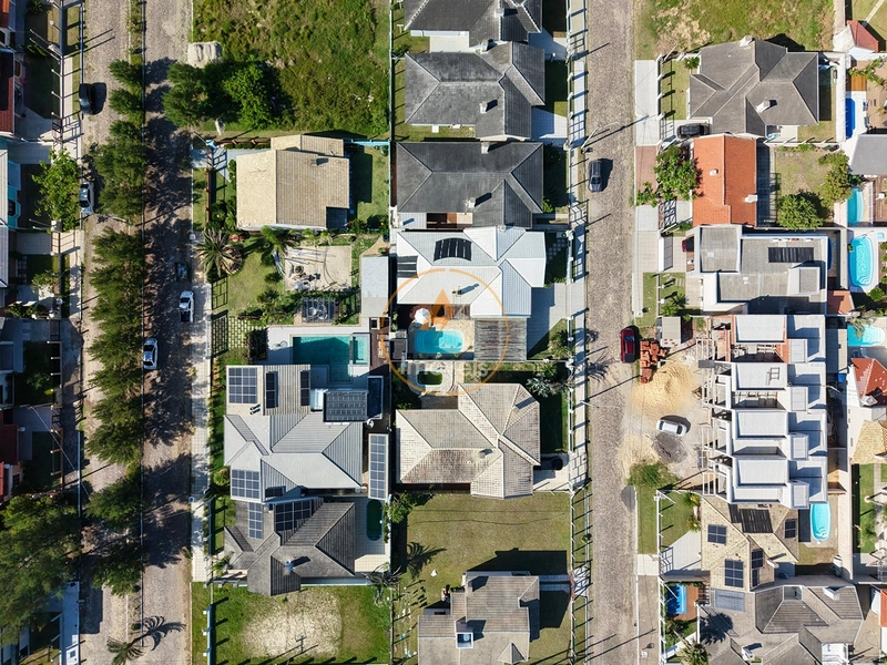 CASA À VENDA, PRAIA DE ATLÂNTIDA SUL 3 QUADRAS DO MAR: 4ª foto da galeria de imagens do imóvel