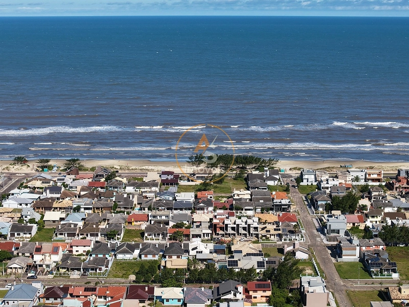 CASA À VENDA, PRAIA DE ATLÂNTIDA SUL 3 QUADRAS DO MAR: 3ª foto da galeria de imagens do imóvel
