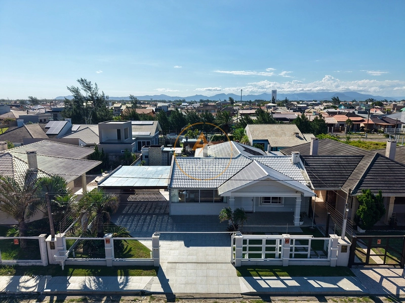CASA À VENDA, PRAIA DE ATLÂNTIDA SUL 3 QUADRAS DO MAR: 2ª foto da galeria de imagens do imóvel