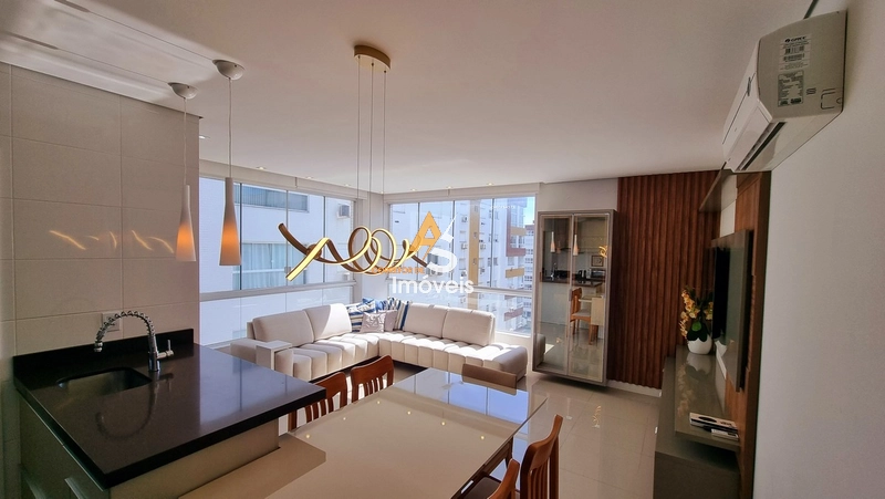 EXCELENTE APARTAMENTO DE 2 DORMITÓRIOS MOBILIADO E DECORADO: 1ª foto da galeria de imagens do imóvel