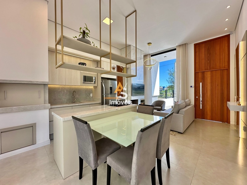 CASA À VENDA NO JARDIM BEIRA MAR, 2 QUADRAS DO MAR: 3ª foto da galeria de imagens do imóvel