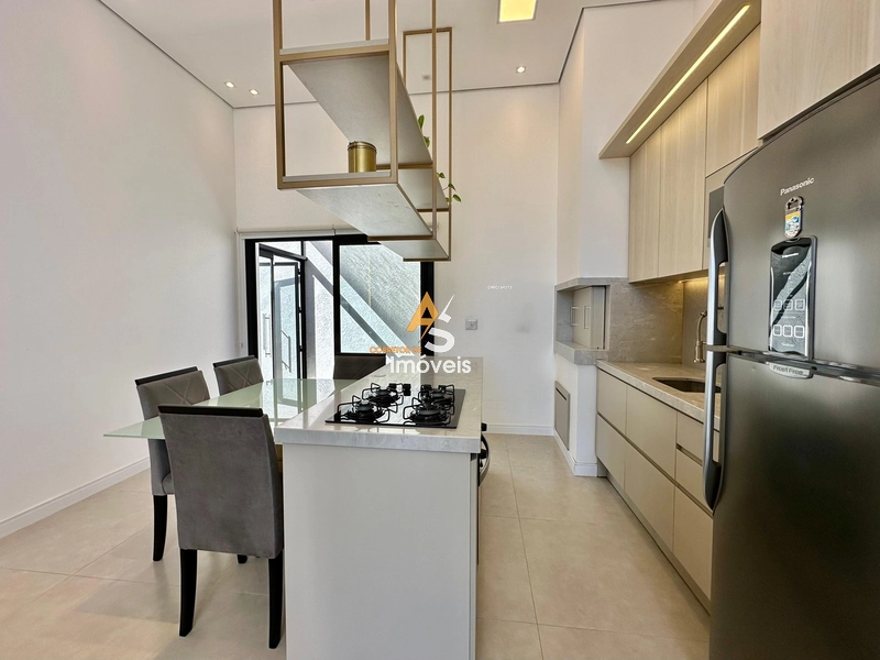 CASA À VENDA NO JARDIM BEIRA MAR, 2 QUADRAS DO MAR: 9ª foto da galeria de imagens do imóvel