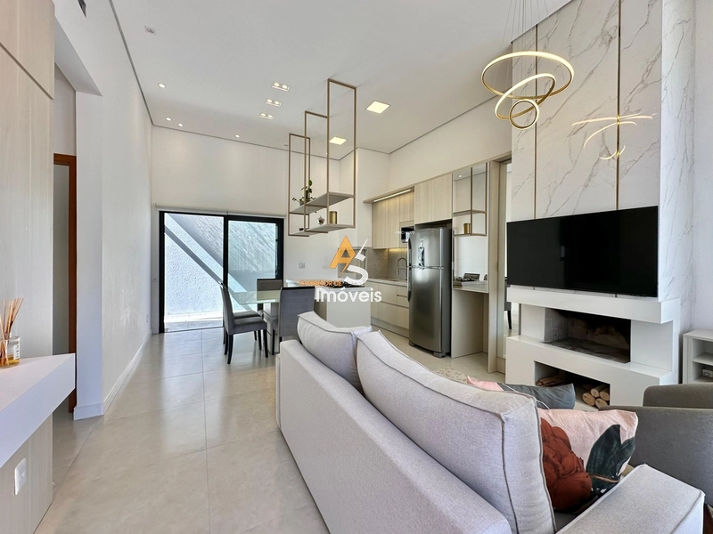 CASA À VENDA NO JARDIM BEIRA MAR, 2 QUADRAS DO MAR: 4ª foto da galeria de imagens do imóvel