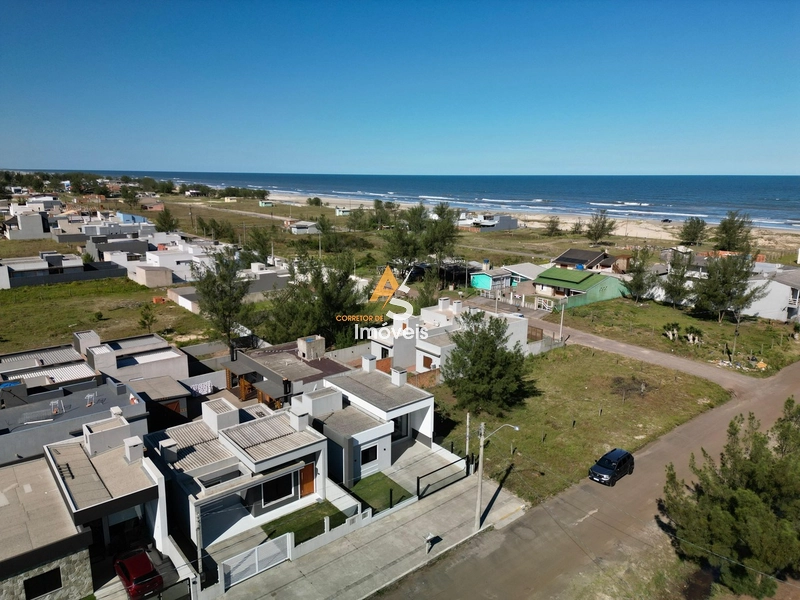 CASA À VENDA NO JARDIM BEIRA MAR, 2 QUADRAS DO MAR: 1ª foto da galeria de imagens do imóvel